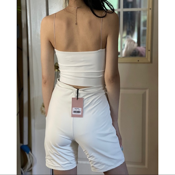 Carice Short - Picture 6 of 6